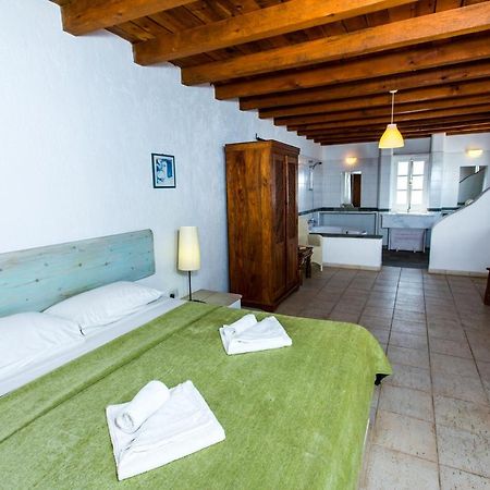 Villa Clarissa & Carmel View Пафос Екстериор снимка