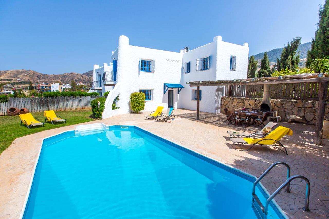 Villa Clarissa & Carmel View Пафос Екстериор снимка