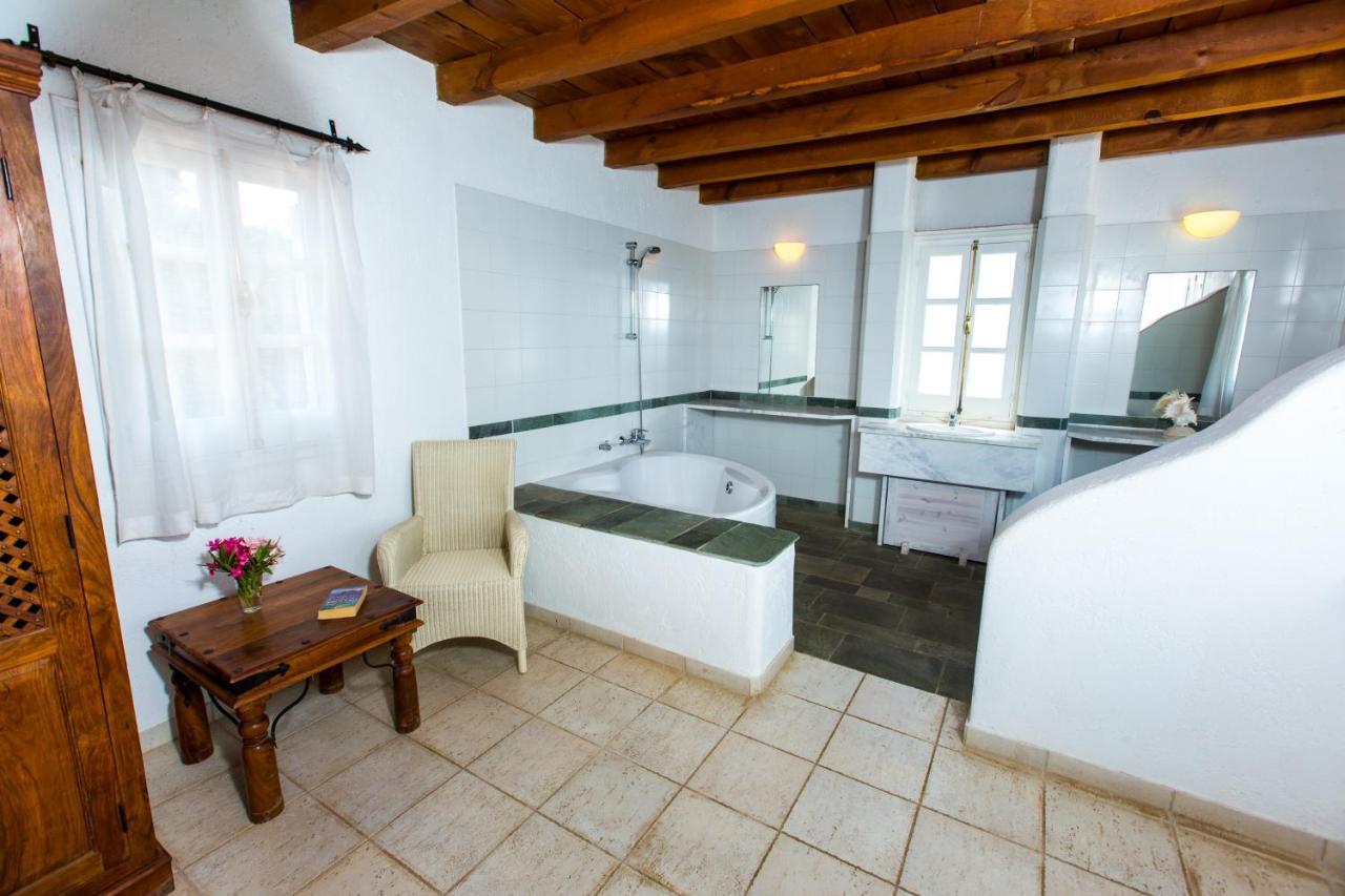Villa Clarissa & Carmel View Пафос Екстериор снимка