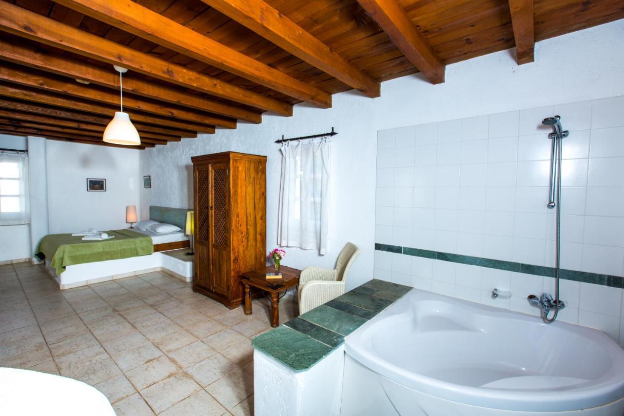 Villa Clarissa & Carmel View Пафос Екстериор снимка